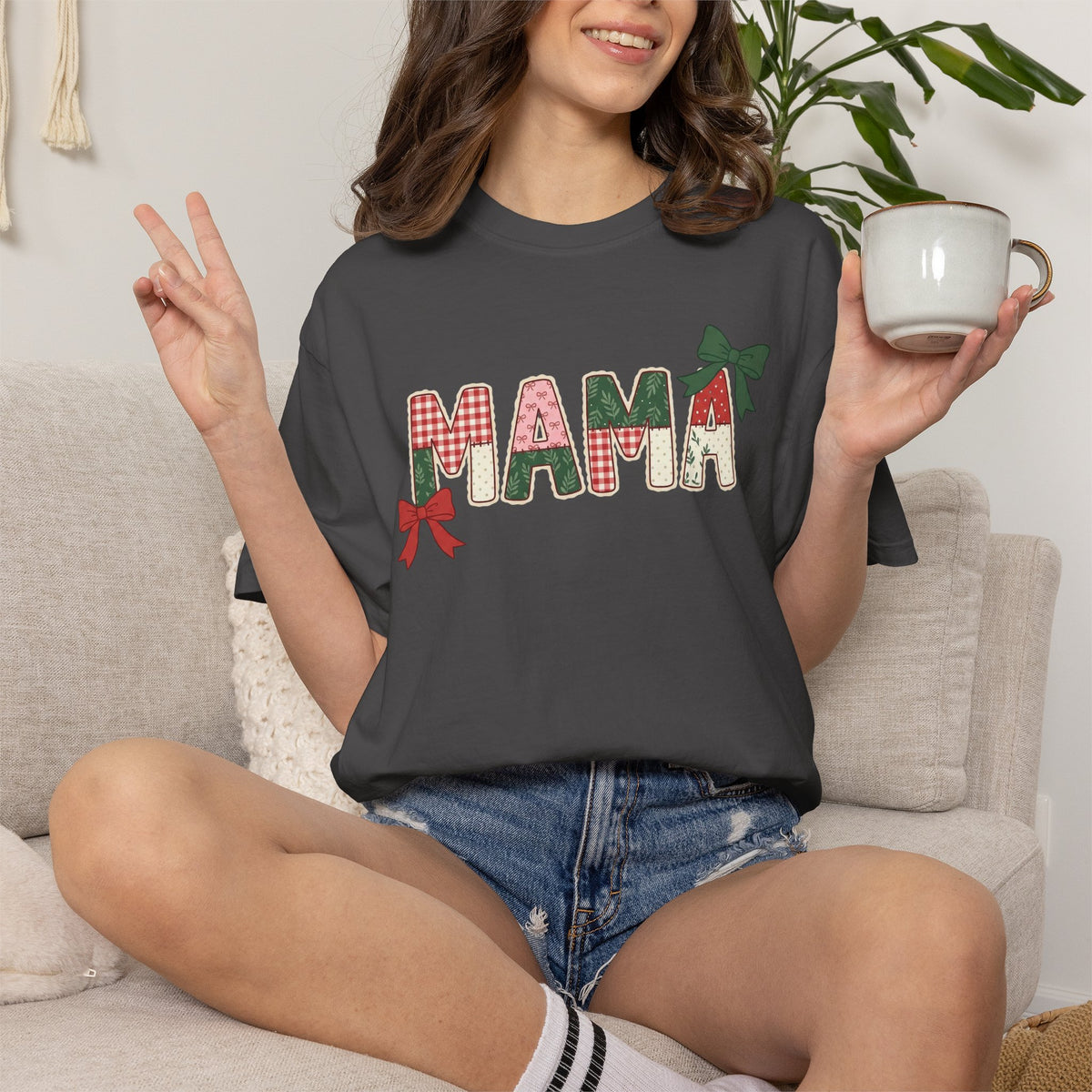 MAMA Graphic T-Shirt – Christmas Gift for Mom