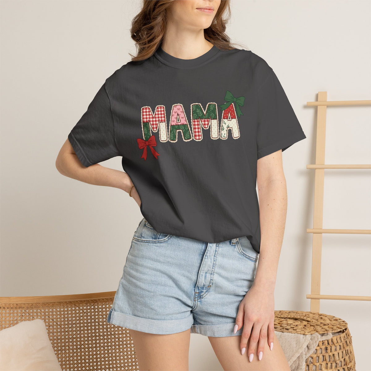 MAMA Graphic T-Shirt – Christmas Gift for Mom
